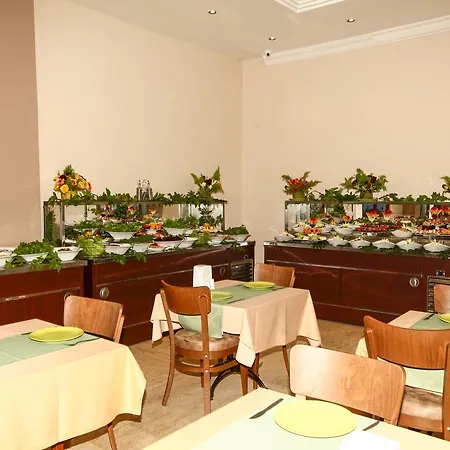 Hotel Korient Mira 3*